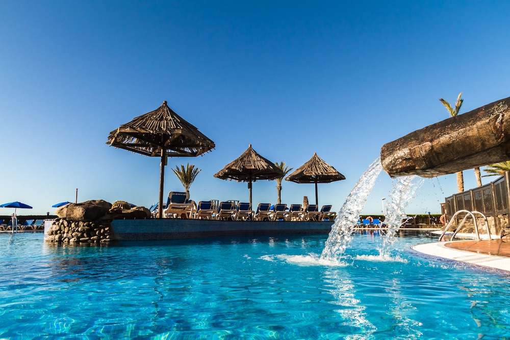 BLUEBAY BEACH CLUB 32/41
