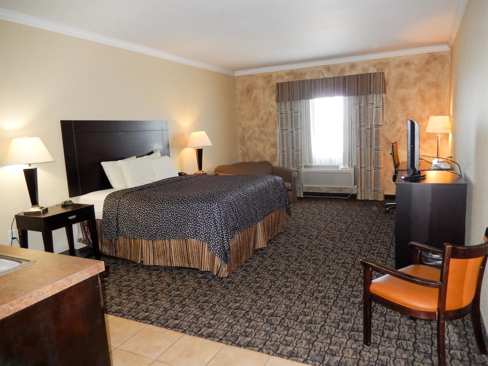 Econo Lodge Inn and Suites Colorado City, TX 22/47