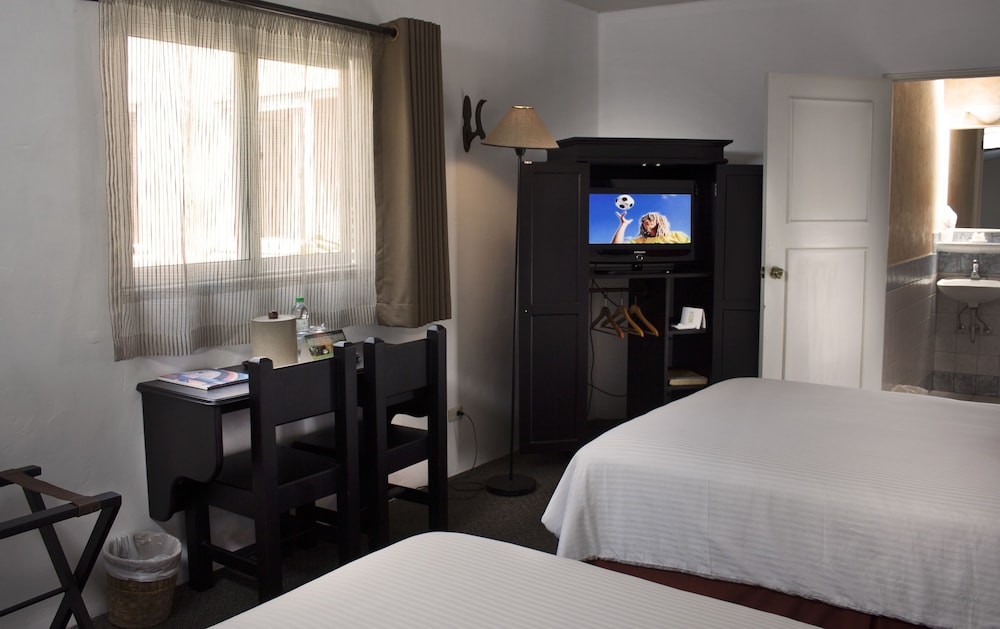 Hotel Ciudad Vieja 36/47