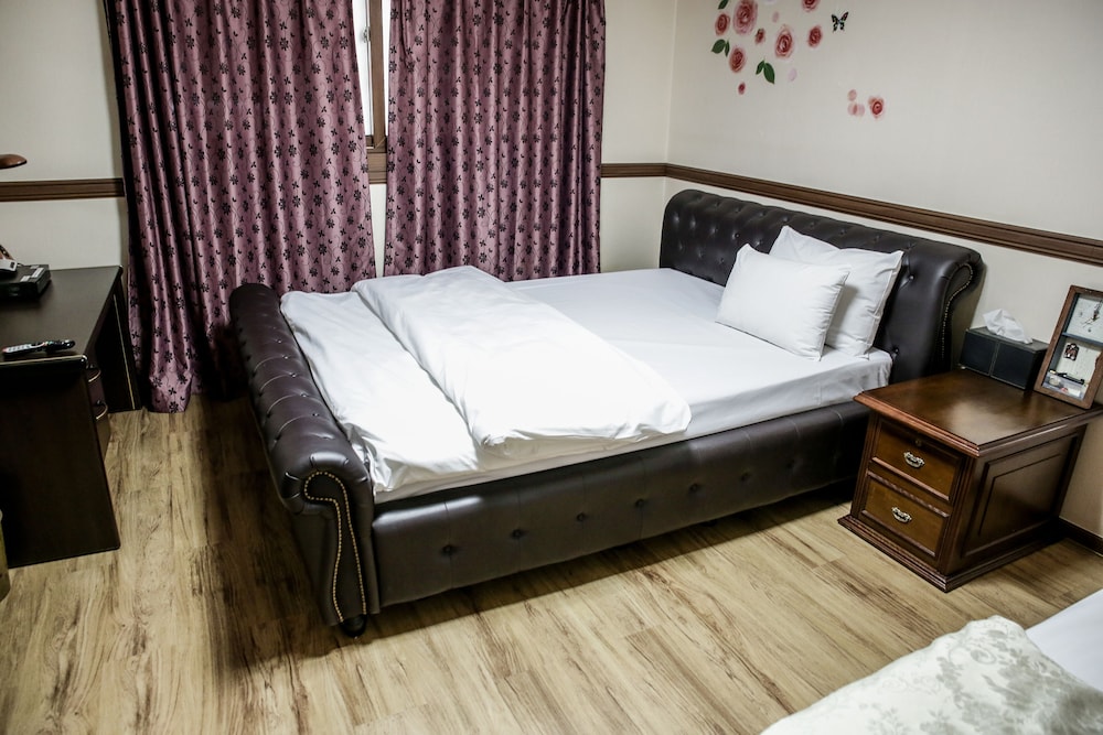 Hill Stay Hotel Residence 14/44