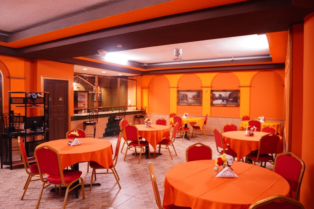 Regency Suites Hotel 18/20