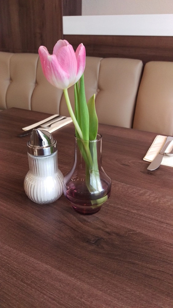 Empress Boutique Hotel 63/65