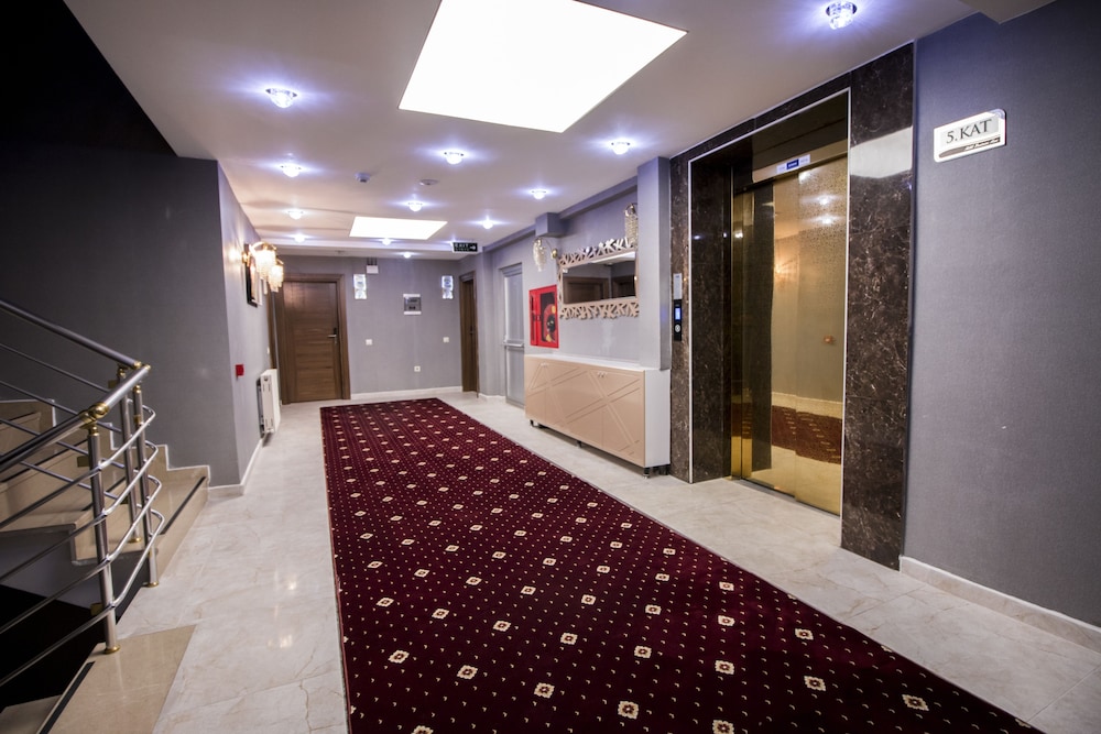 Hotel Business Yatt 11/54