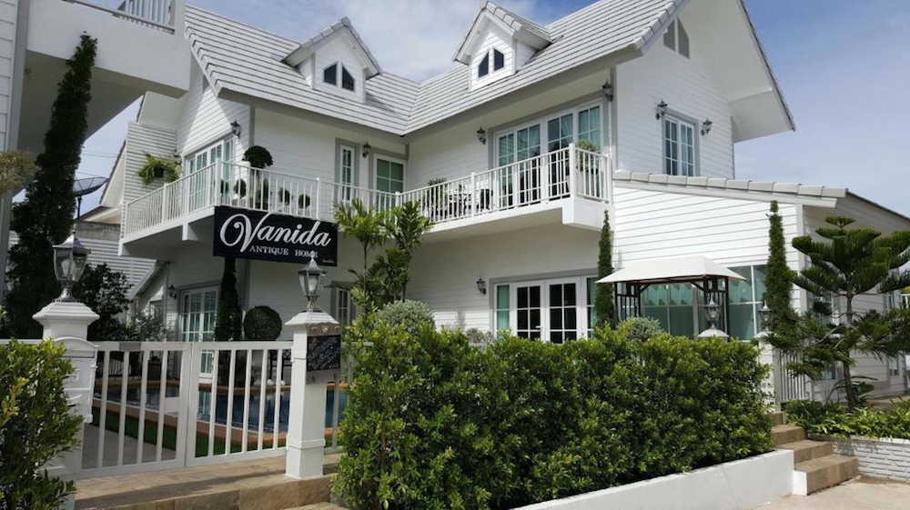 Vanida Antique Home 7/27
