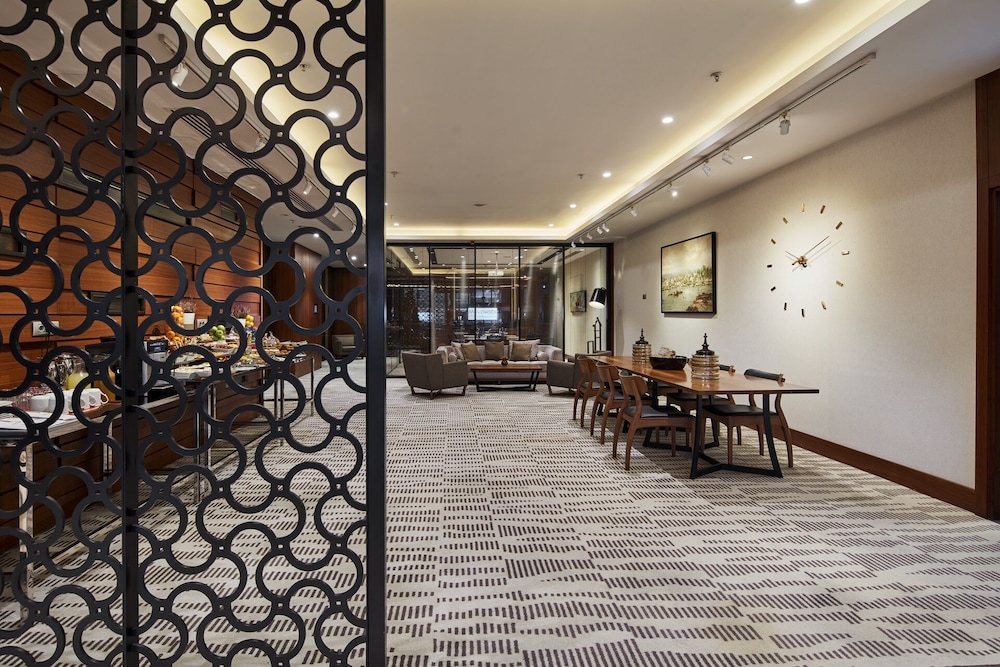 Movenpick Hotel Istanbul Golden Horn 44/89