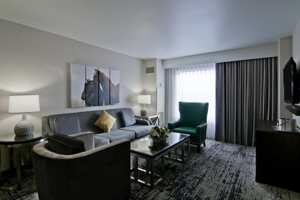 The Grove Hotel 45/75