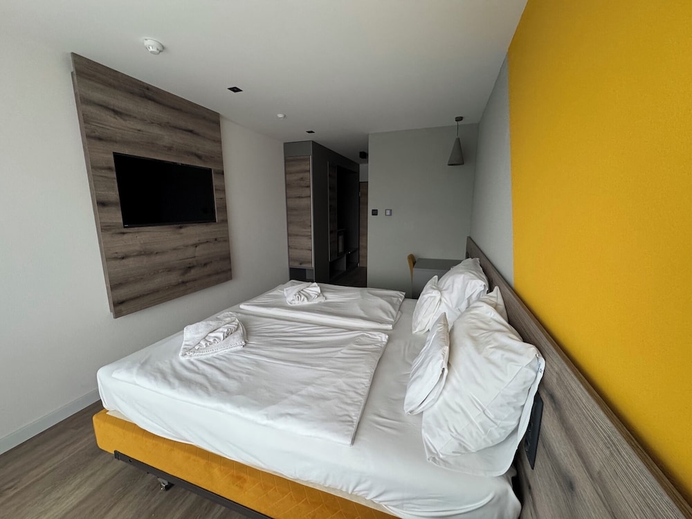 CITY PARTNER HOTEL SZIESZTA 10/24