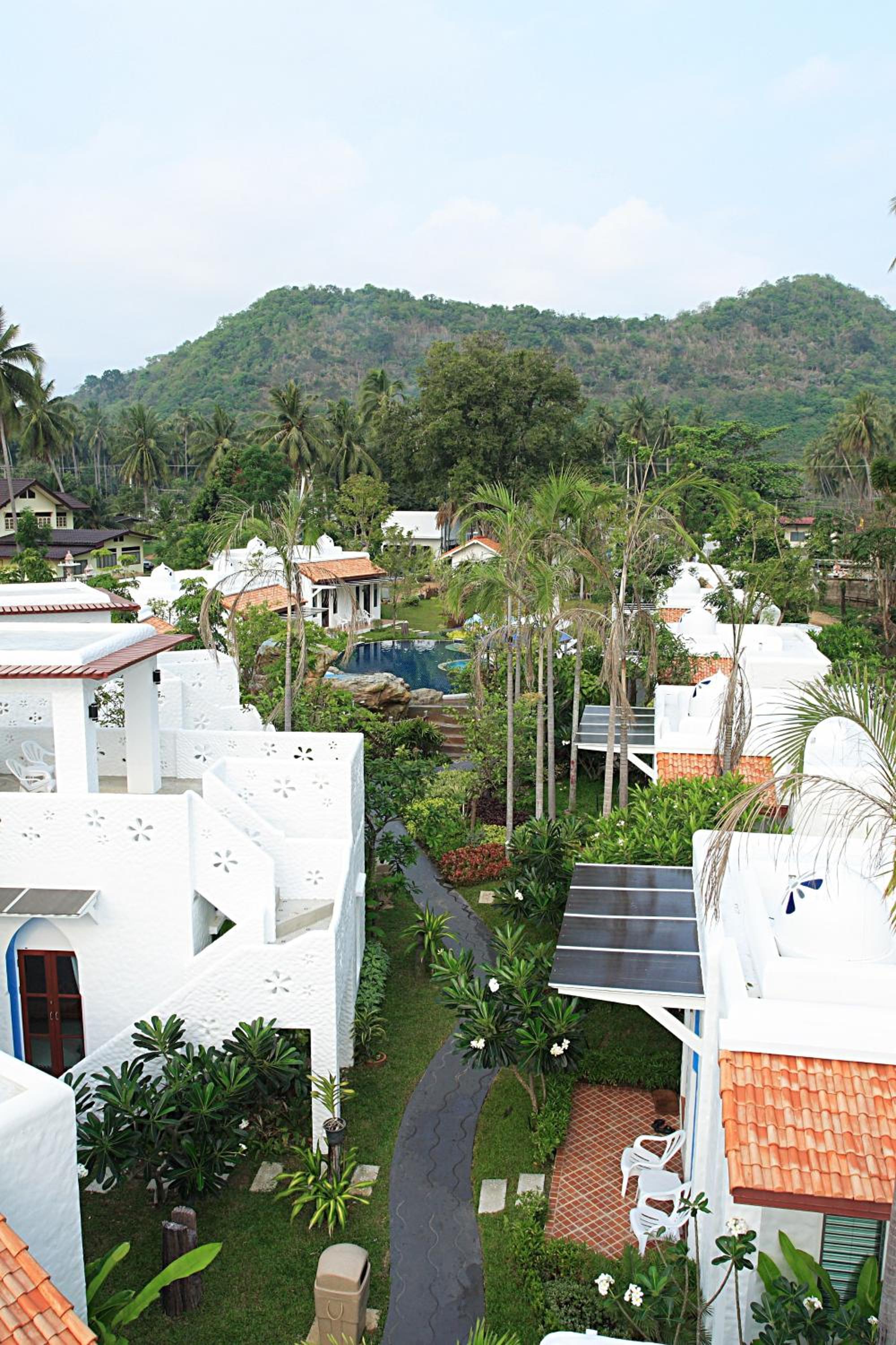 Baanmontra Beach Resort 4/53