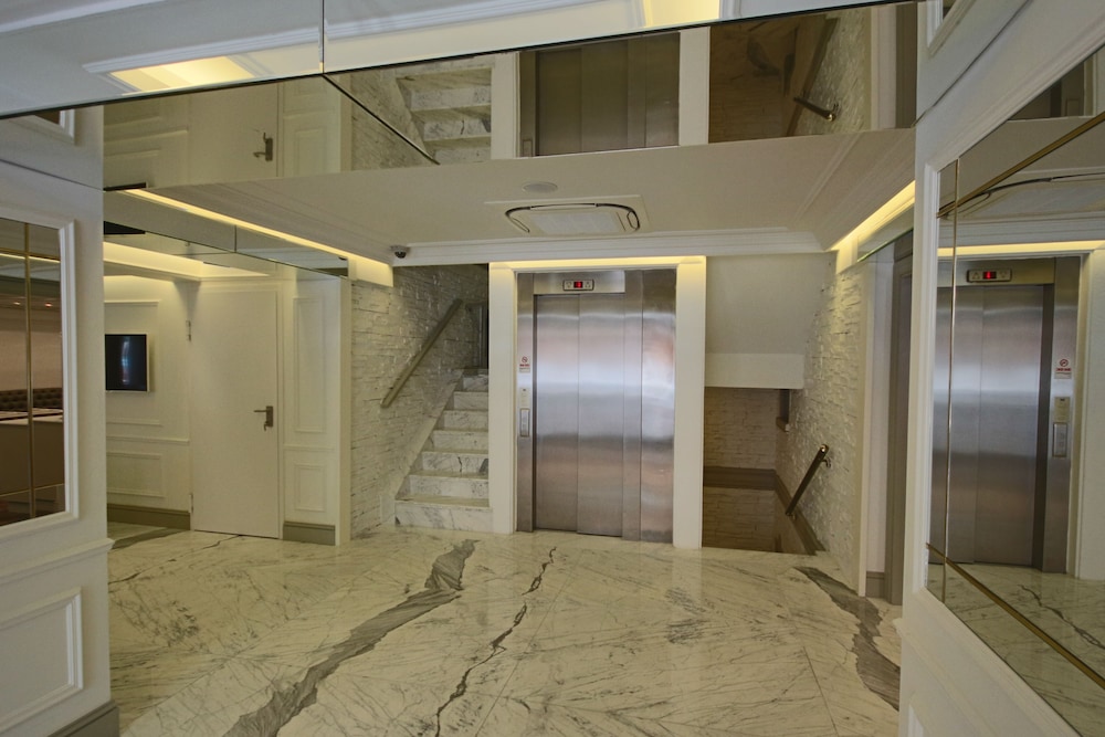 Mina Hotel 4/69