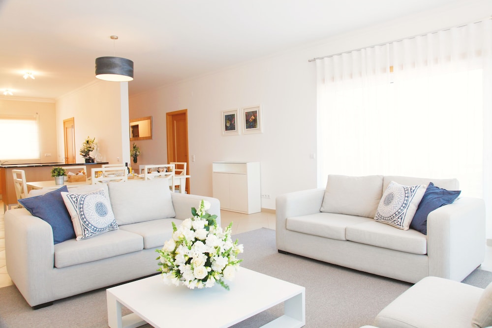 Praia Del Rey Golf And Beach Resort - The Village 27/50