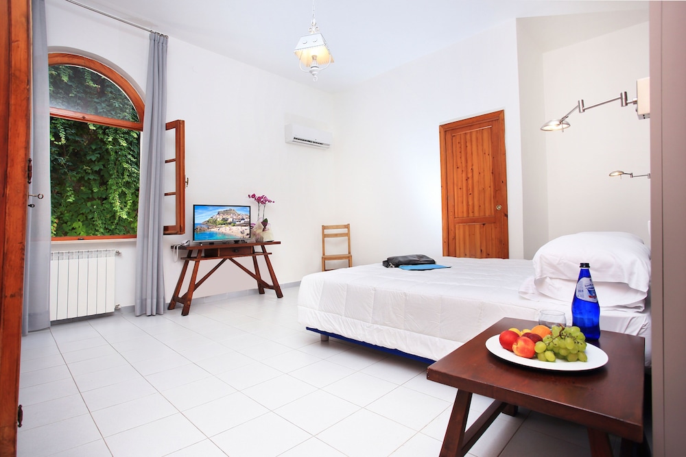 Meli Hotel 13/46