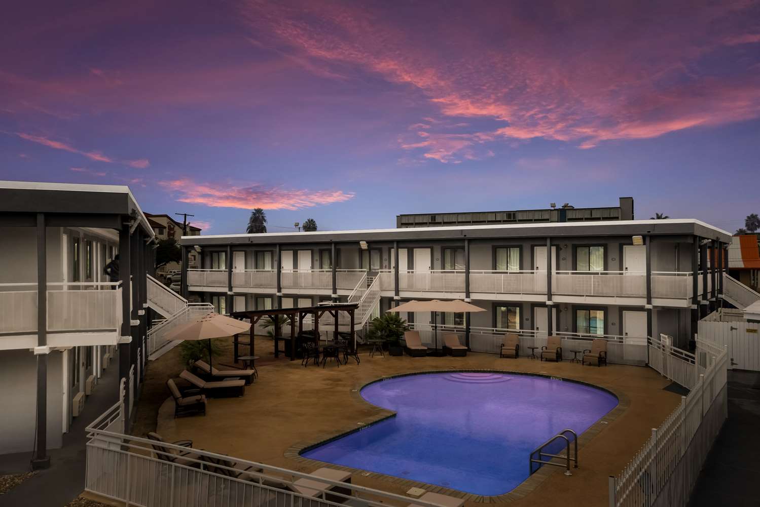Laredo Hotel 1/18
