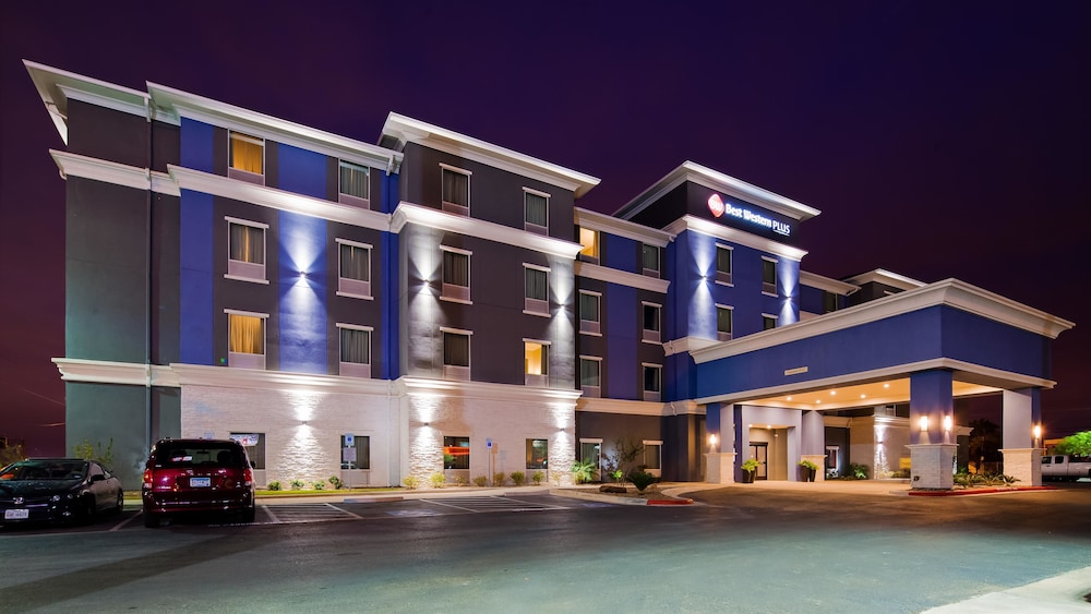 Best Western Plus Laredo Inn and Suites 1/37