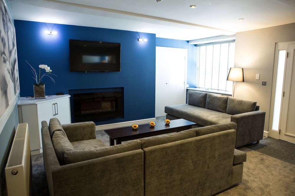 The Townhouse Chester 42/58