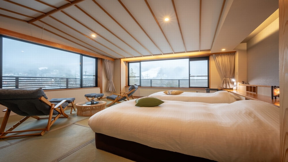 JAPANESE, MODERN, LUXURY, TWIN BEDS, MOUNTAIN SIDE, CORNER