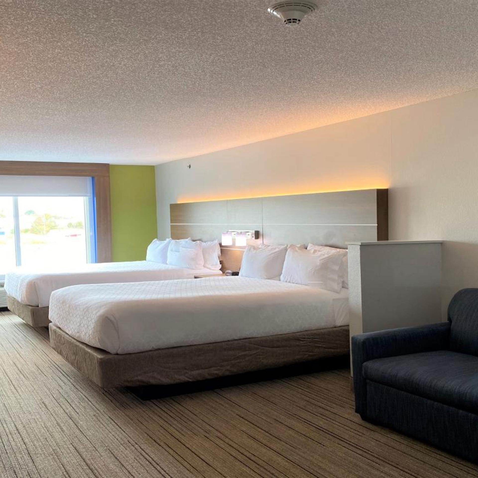 جناح بسرير كوين مع أريكة، Holiday Inn Express Suites Somerset Central 7/10