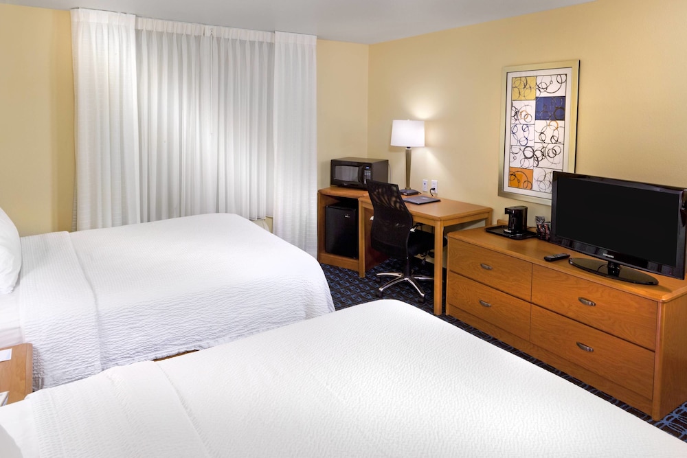 Fairfield Inn And Suites San Bernardino 11/47