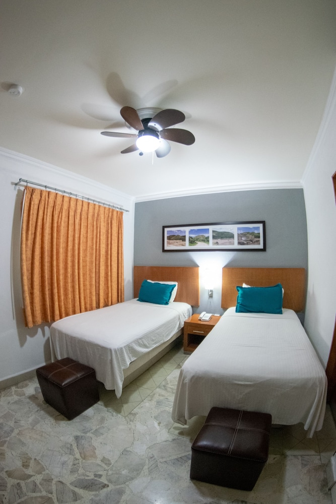 Hotel Grand River Plaza 23/58