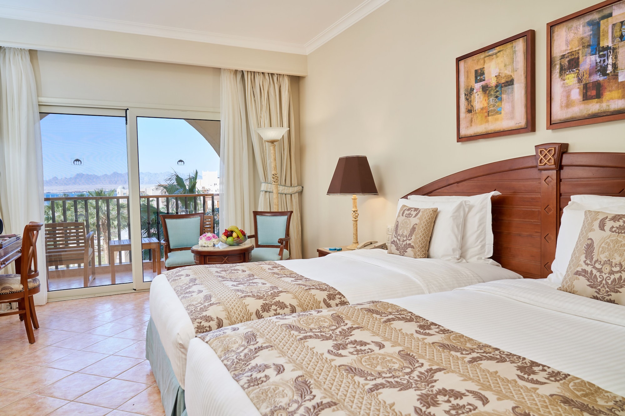 Standard, King Bed, Partial Ocean View, Lateral Side Sea View