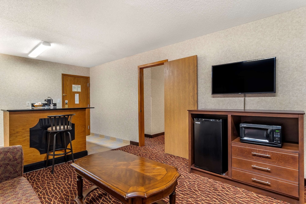 Quality Inn Marietta near Dobbins ARB 24/37