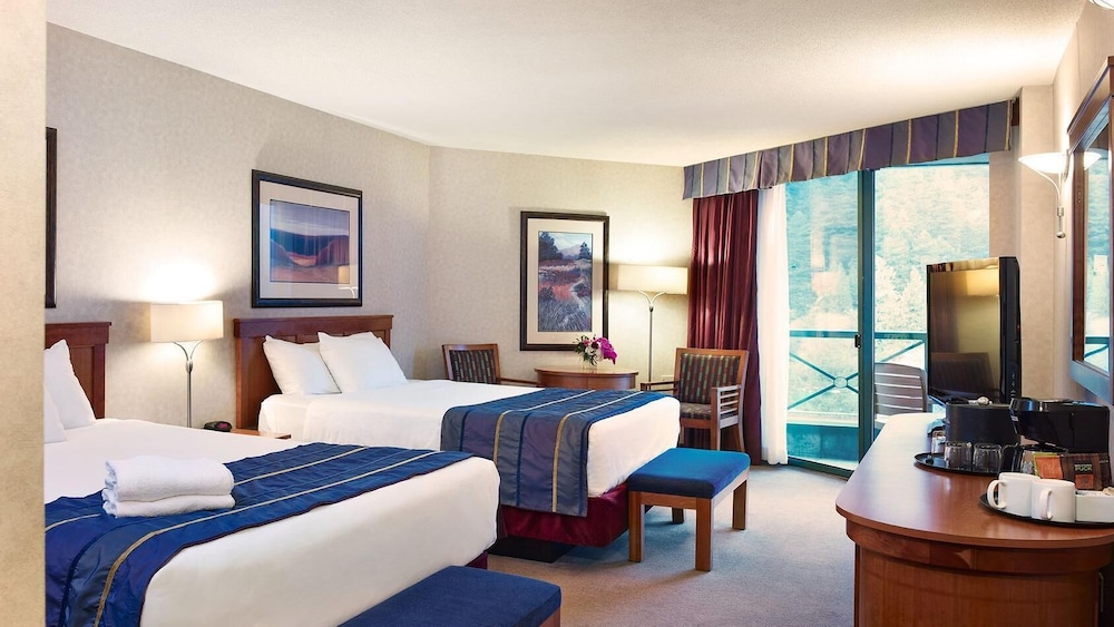 Harrison Resort Hot Springs 17/68