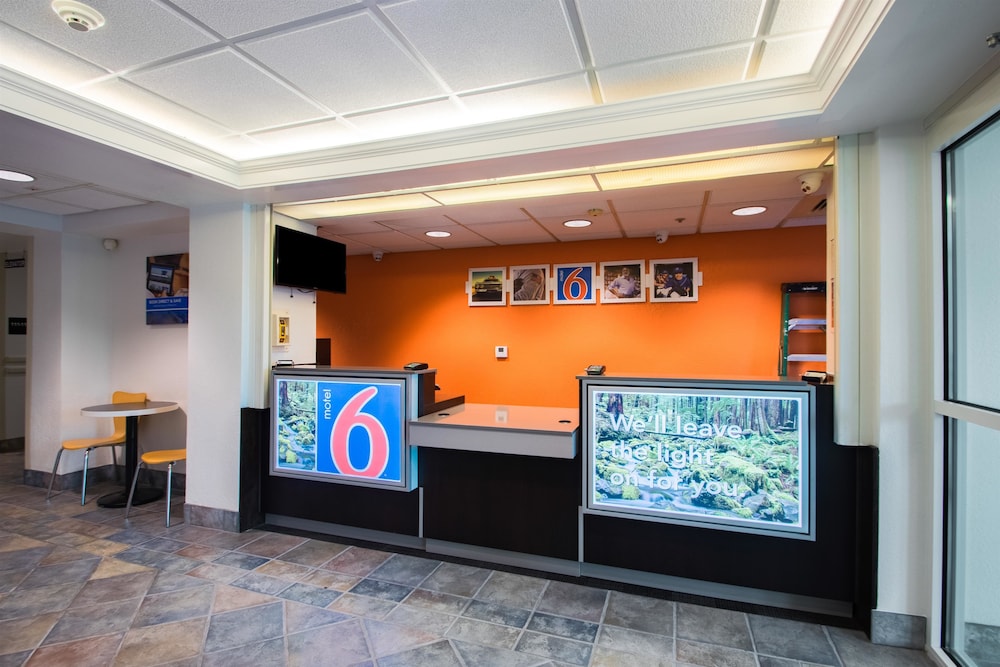 Motel6 Portland, OR - I-5 13/36