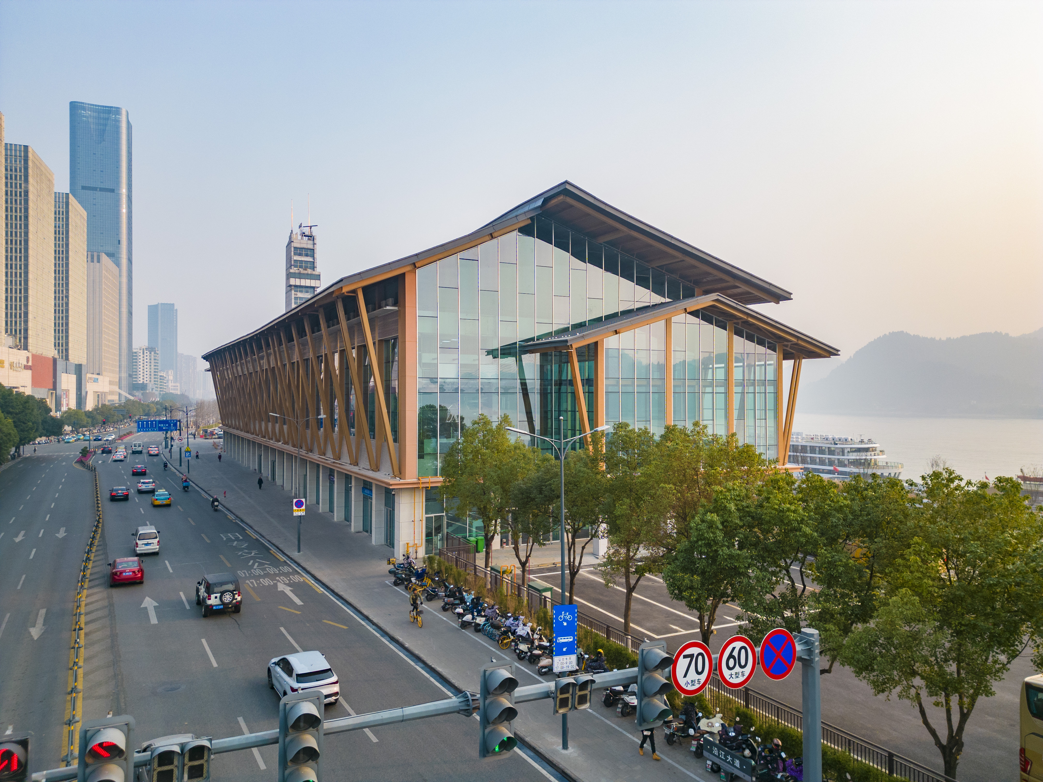 CROWNE PLAZA YICHANG 41/50