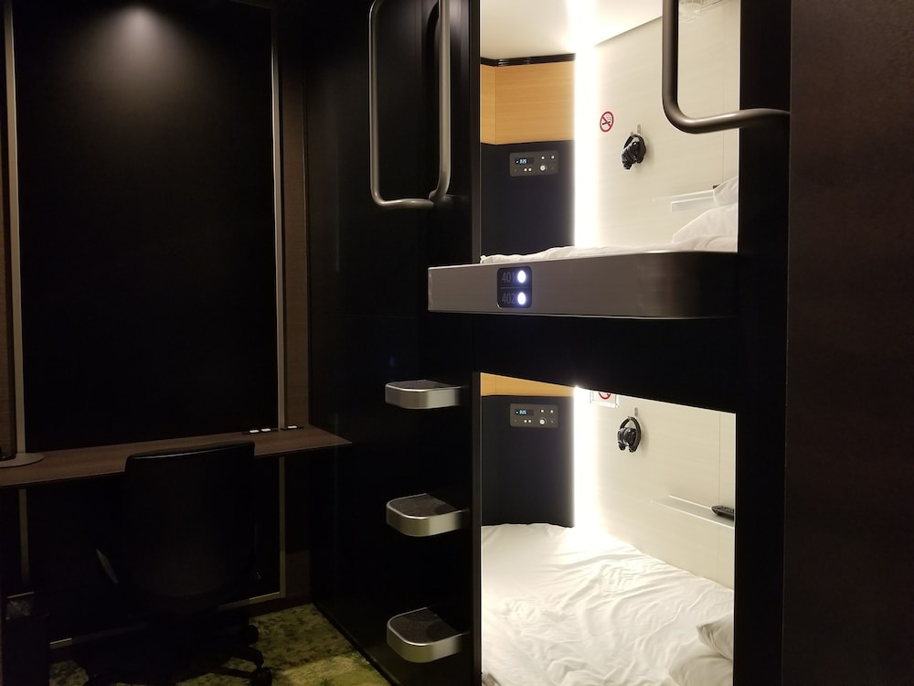 Glansit Akihabara Comfort Capsule Hotel 12/22