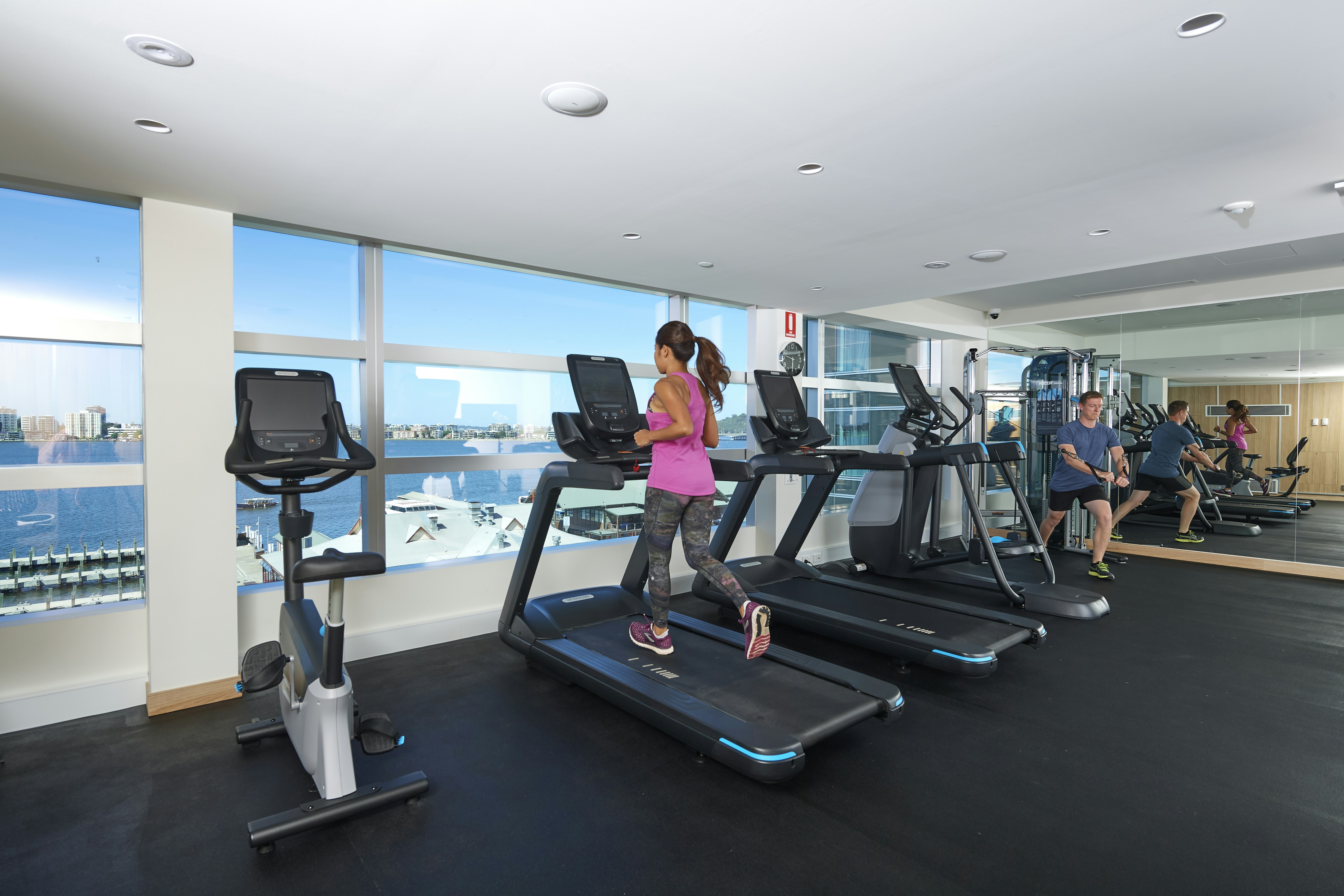 Doubletree By Hilton Perth Waterfront 7/35