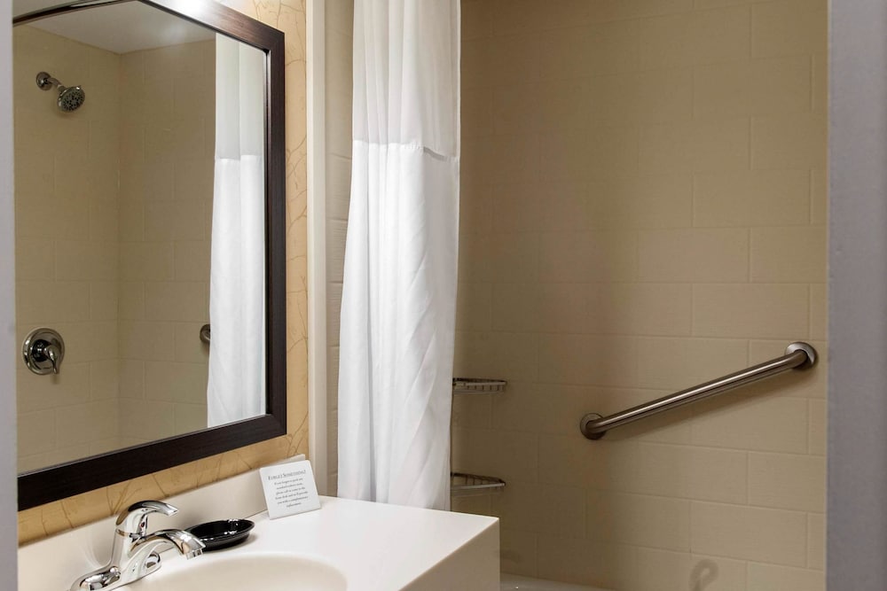 Quality Hotel & Suites Gander 21/37