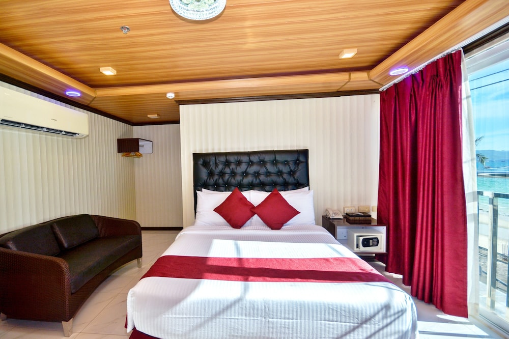 Main Junior Suite with Partial View