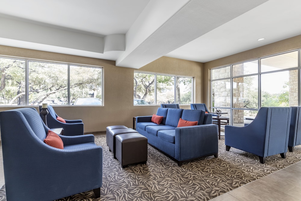 Comfort Suites Medical Center Near Six Flags 28/44