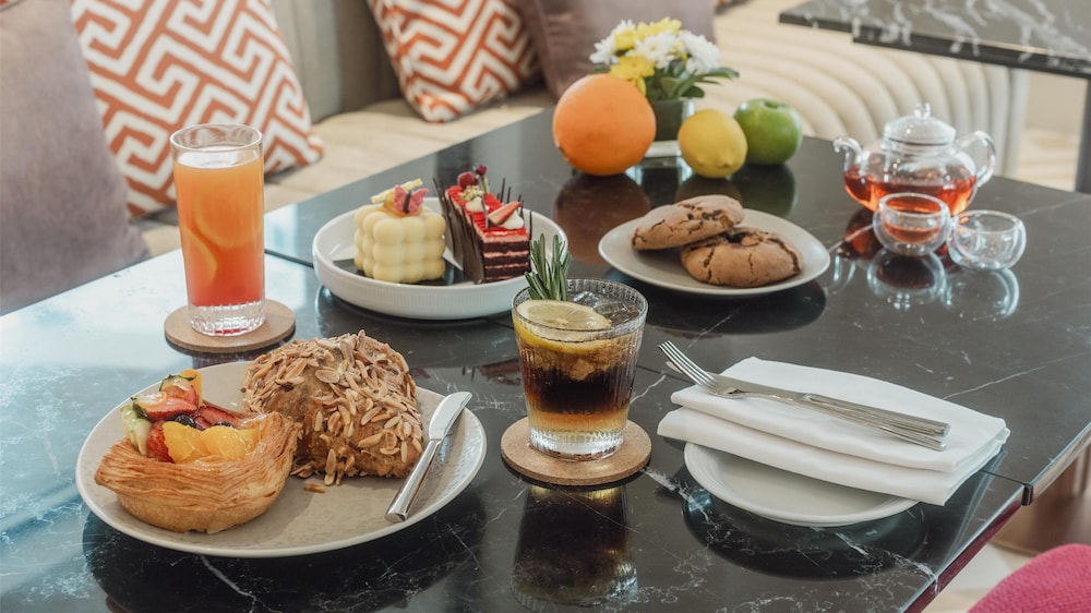 Radisson Hotel Chateau de Bangkok 32/48