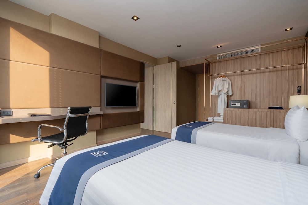 2 BEDROOMS, SUITE