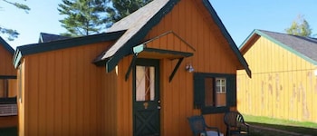 Cabins of Mackinaw 6/53