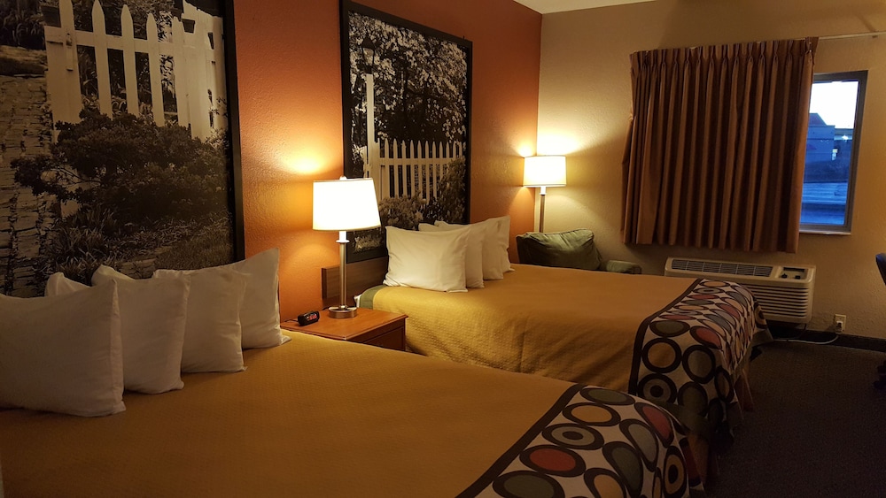 Super 8 By Wyndham Central City 7/16