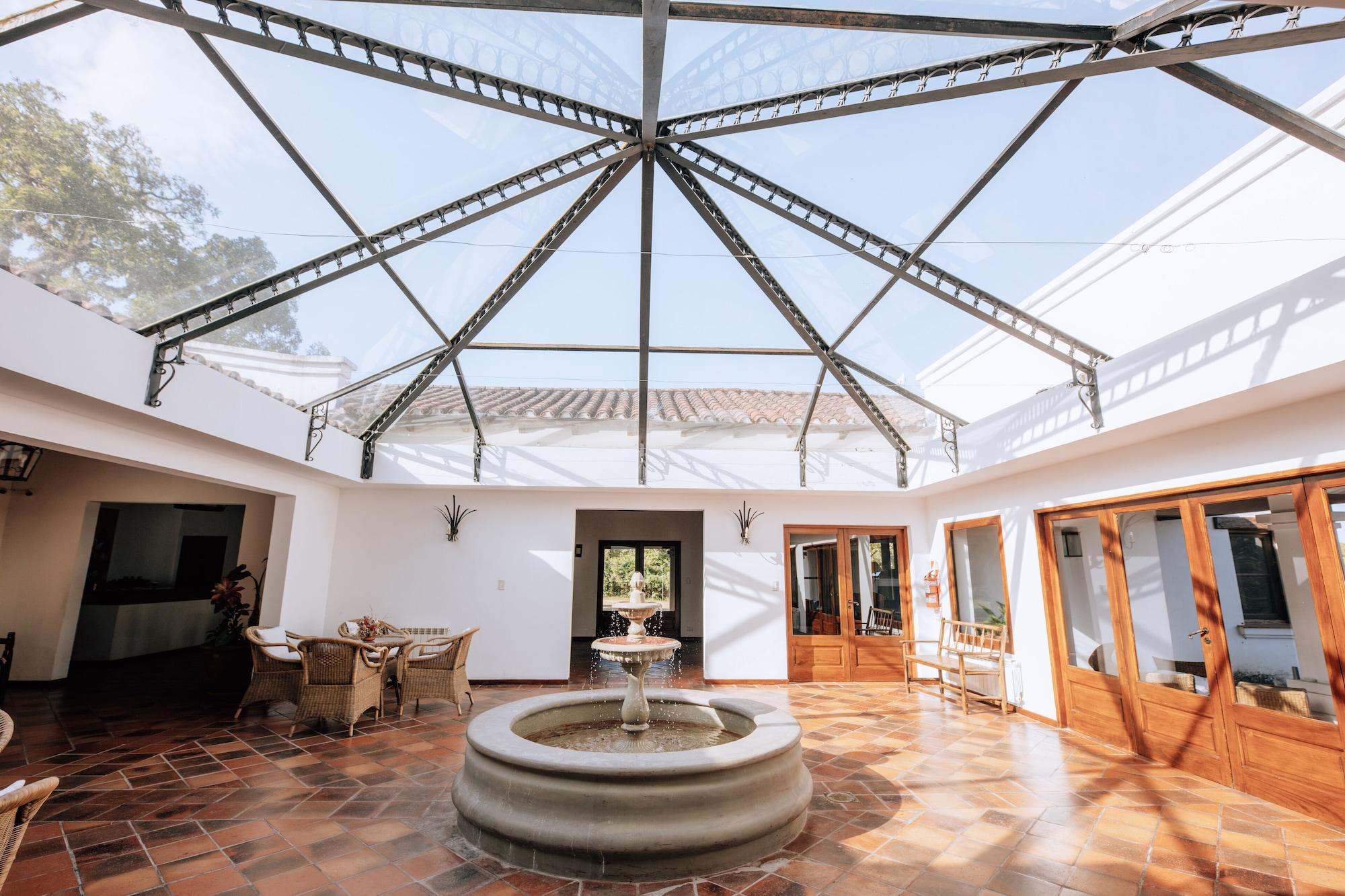 Hotel Torrontes 2/50