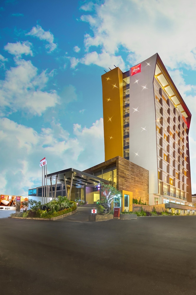 Ibis Padang 5/51