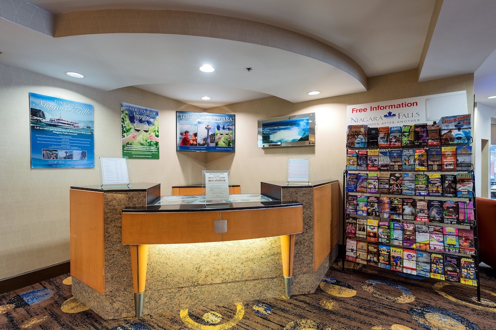 Howard Johnson Plaza by Wyndham by the Falls / Niagara Falls 8/50
