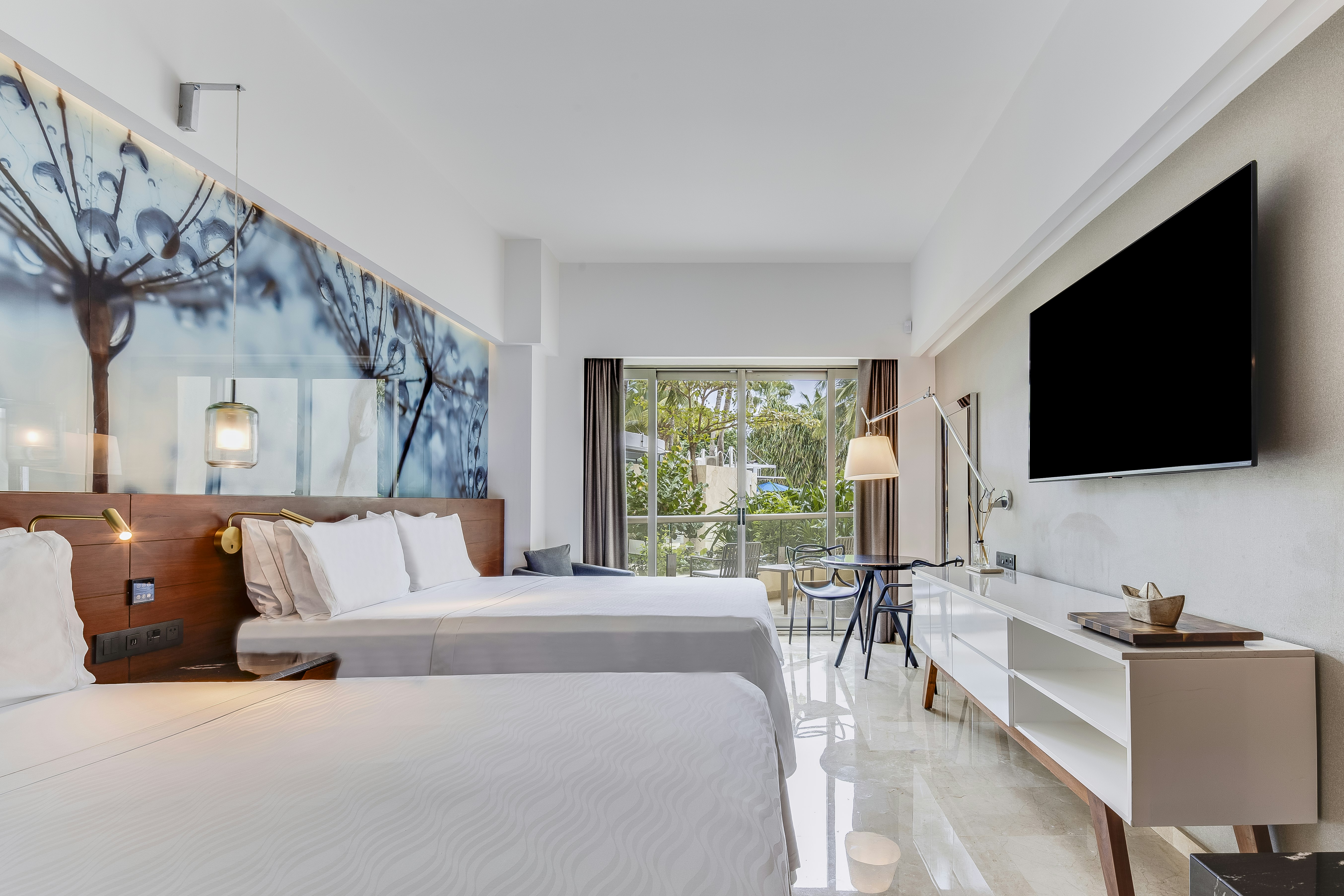 PREMIUM, 2 DOUBLE BEDS, GARDEN VIEW