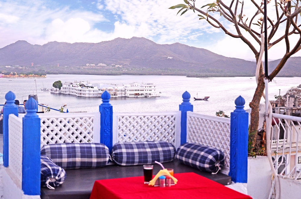 The Lake View Hotel – On Lake Pichola 4/50