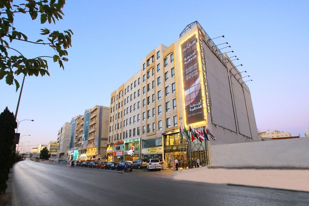 CITY ROSE HOTEL SUITES 65/67