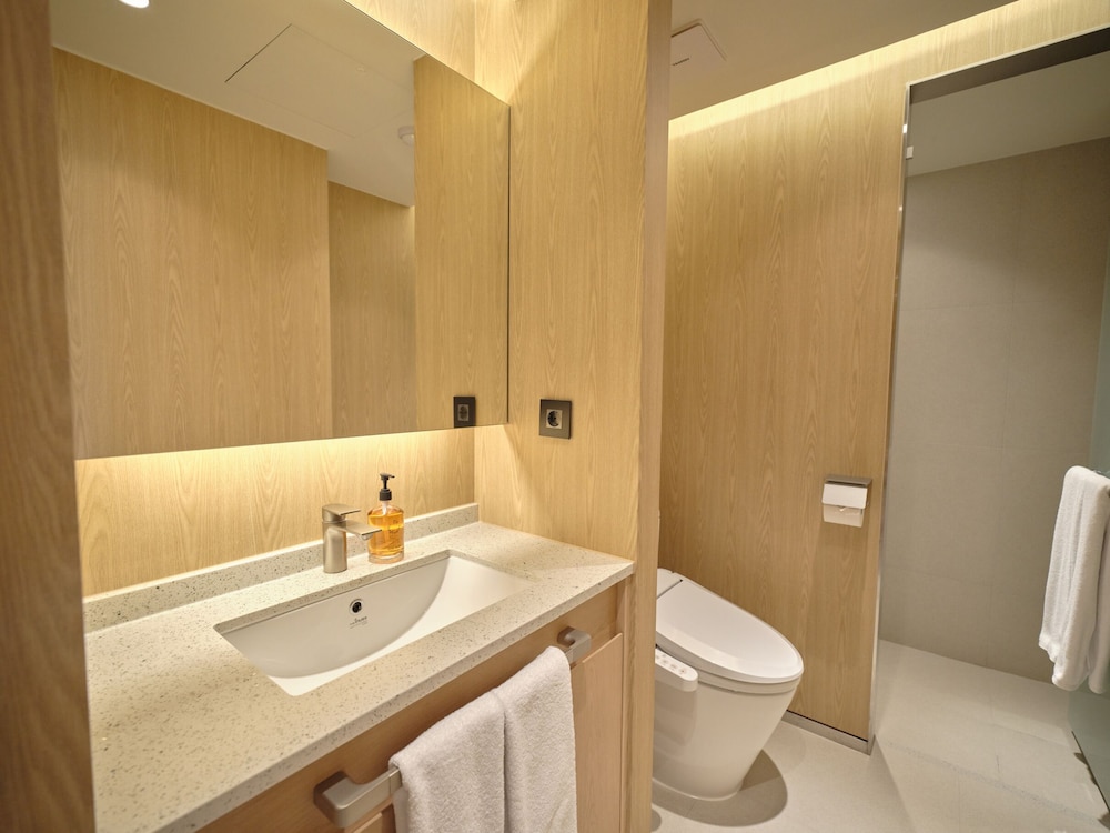 UH Suite The Coex 47/50