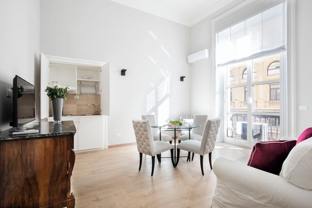 Prestigious Apartment Via Barberini 31/50