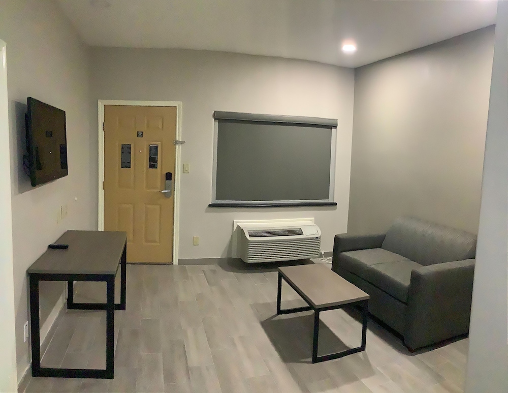 Americas Best Value Inn And Suites San Benito 27/37
