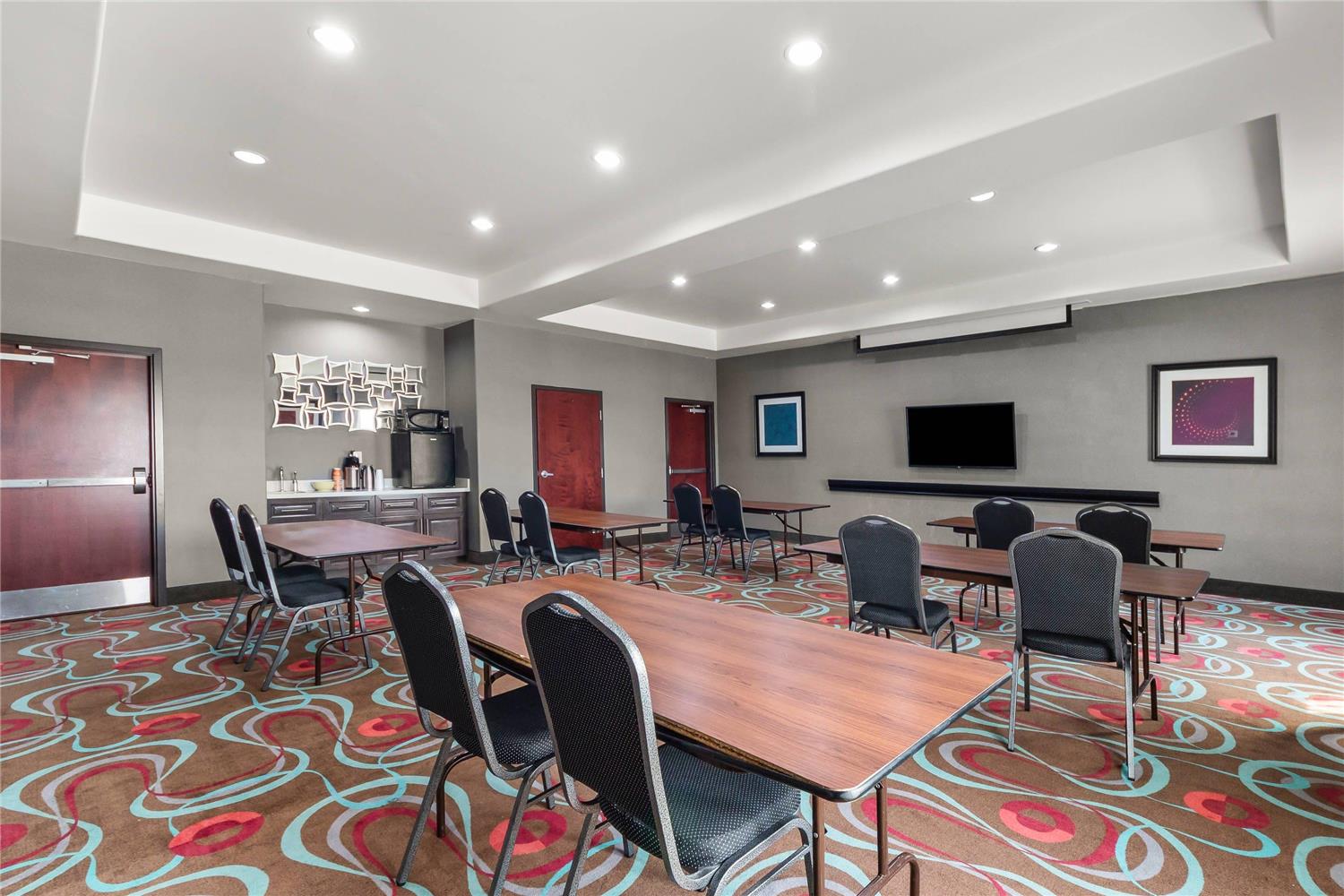 Quality Inn & Suites Pearsall, TX 13/20