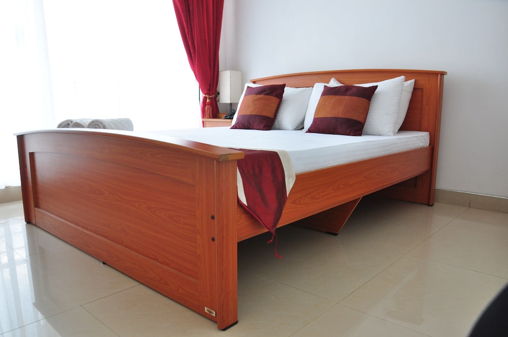 Superior, Queen Bed, Bay View, Balcony