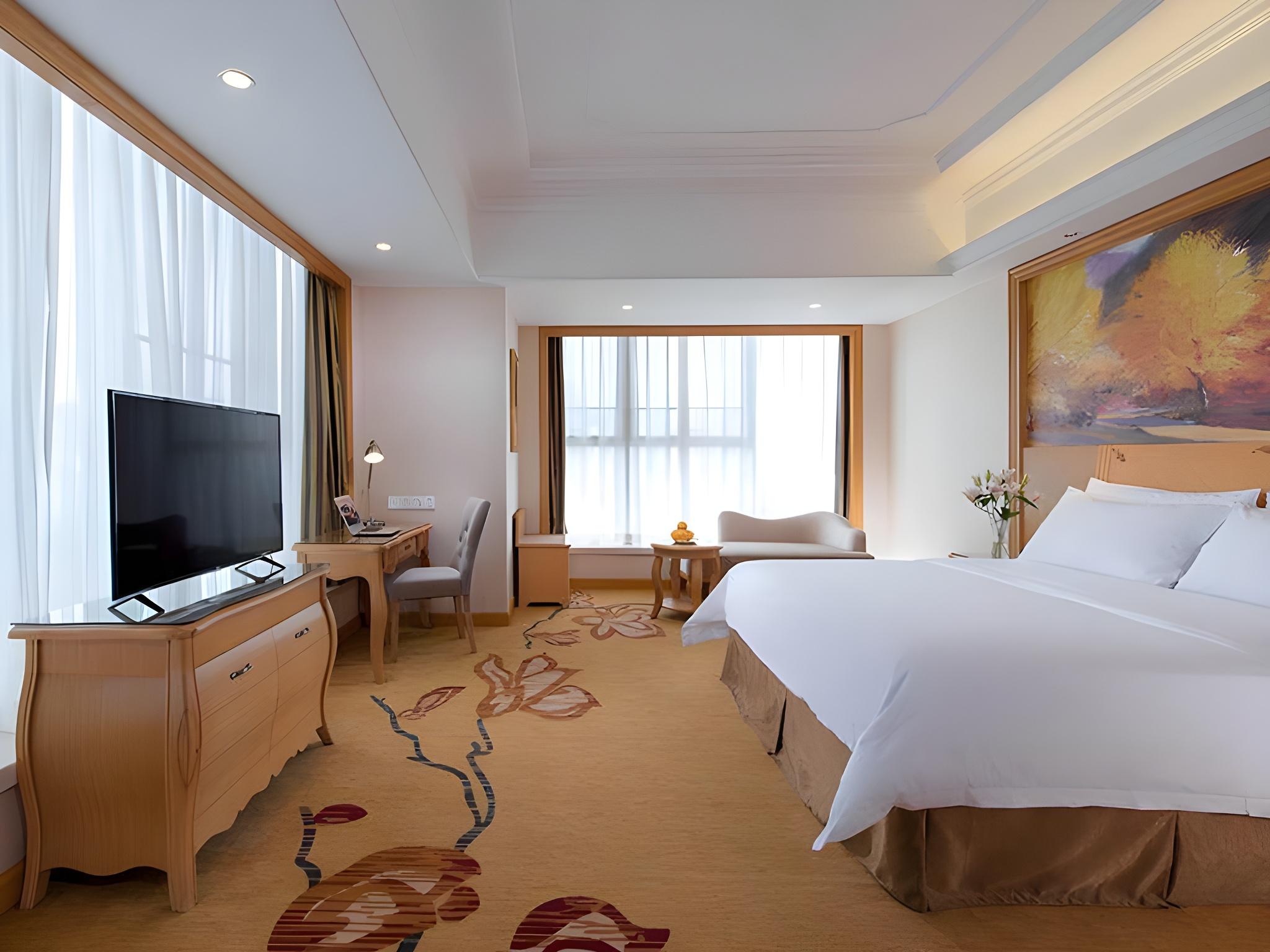 Vienna International Hotel (Yichang East Railway Station) 39/50