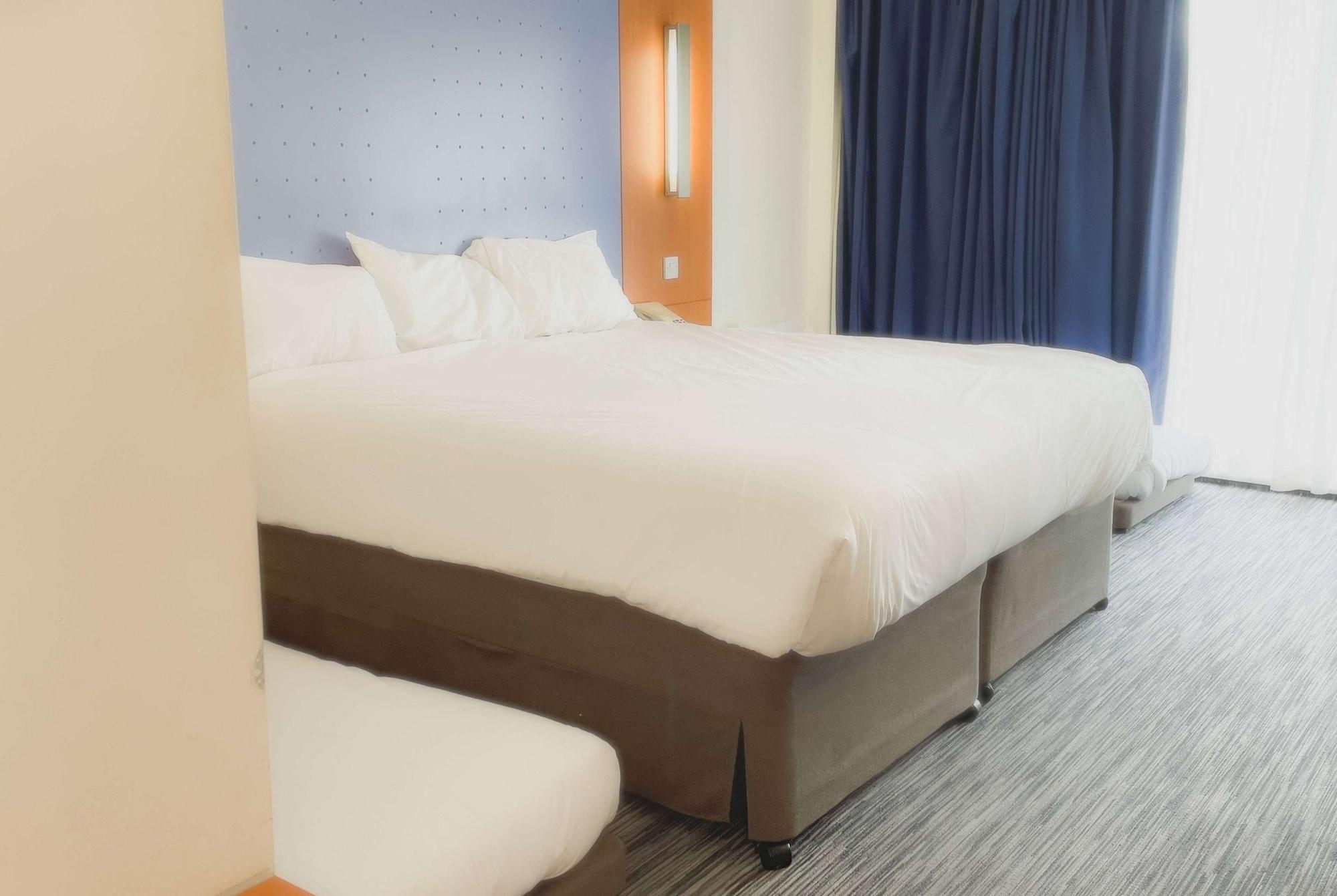 Family, Multiple Beds