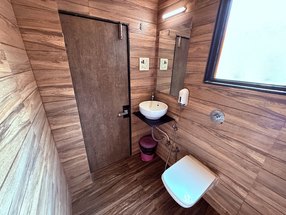 Hotel Alka Residency 25/50